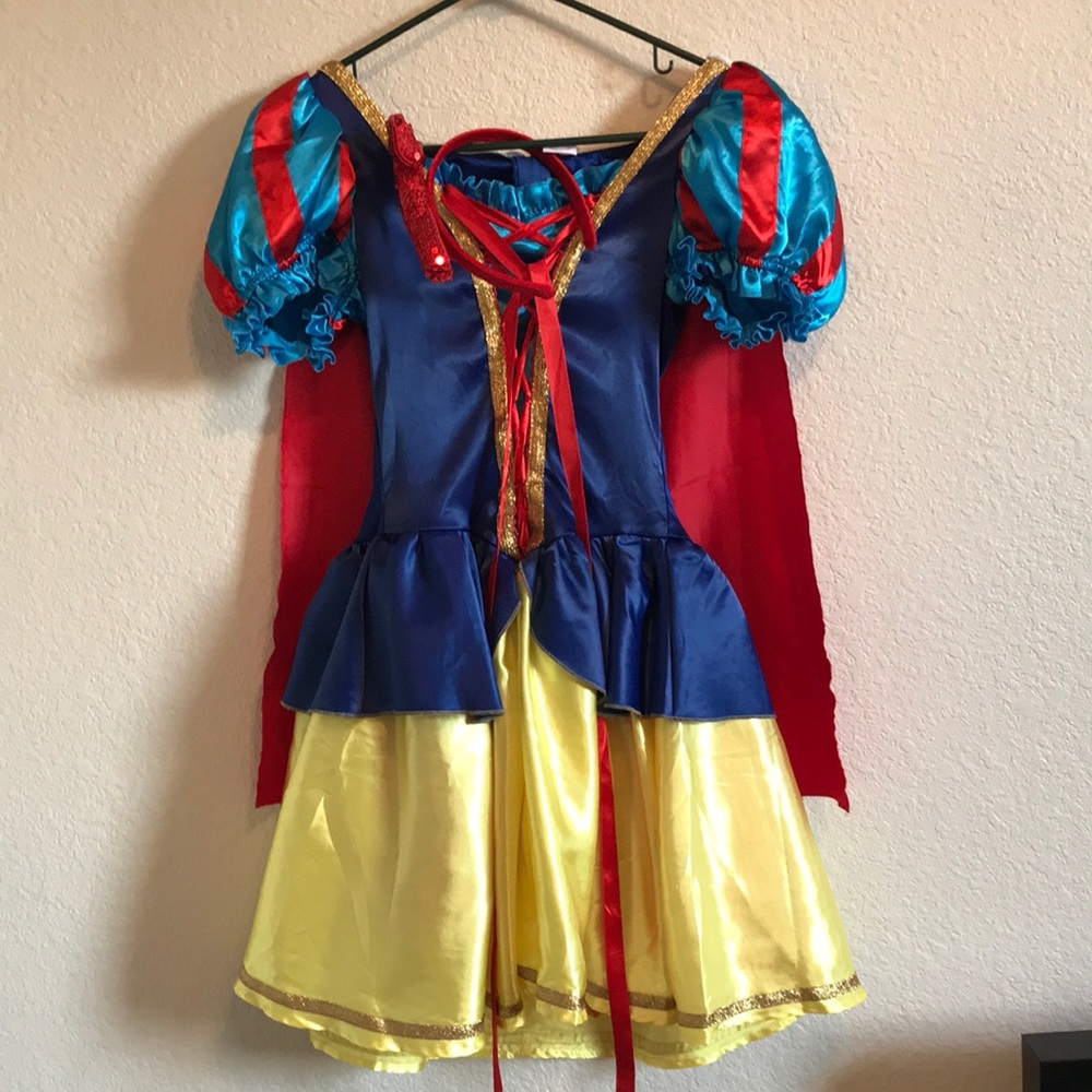 Snow White costume
